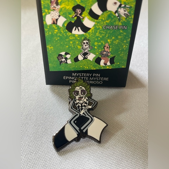 Loungefly Beetlejuice Sandworm Characters Blind Box Enamel Pin - Picture 1 of 2